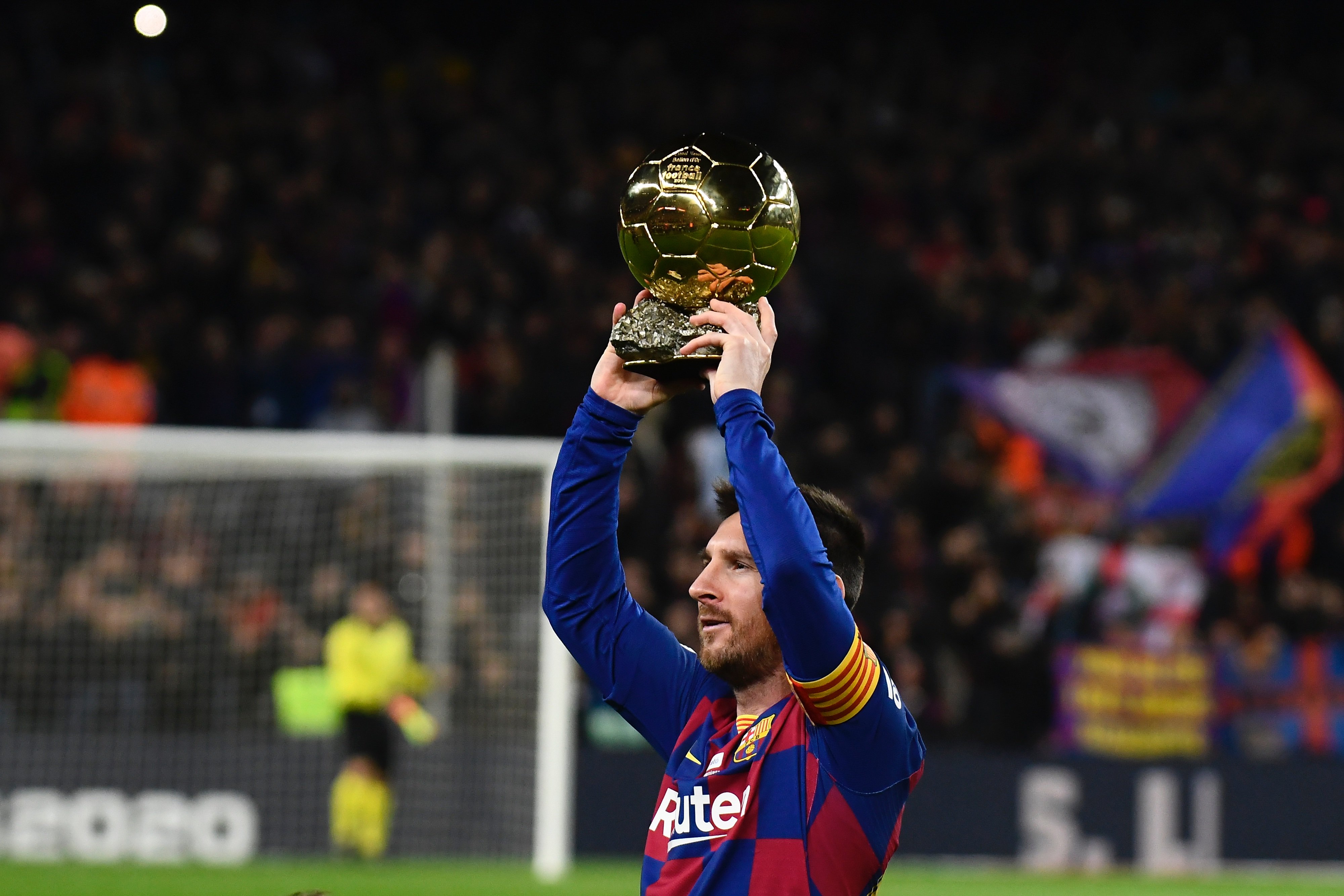 强调氛围而 强调氛围而